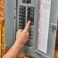 how to install a 240 volt circuit breaker